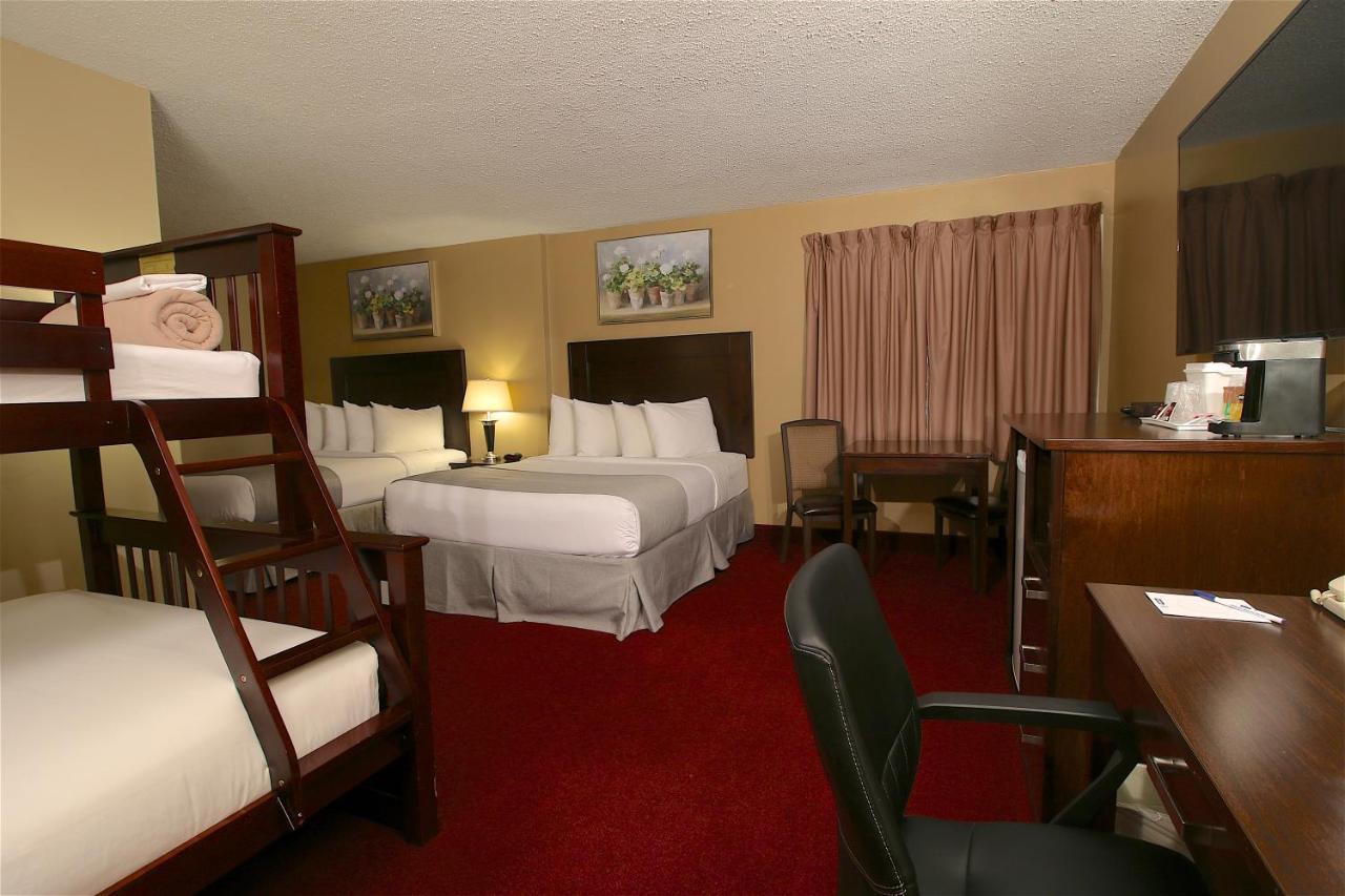 ทราเวลลอดจ์ บาย วินด์แฮม เมดิซิน แฮต Hotel เมดิซีนแฮท ภายนอก รูปภาพ