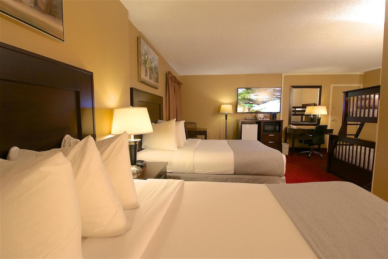 ทราเวลลอดจ์ บาย วินด์แฮม เมดิซิน แฮต Hotel เมดิซีนแฮท ภายนอก รูปภาพ