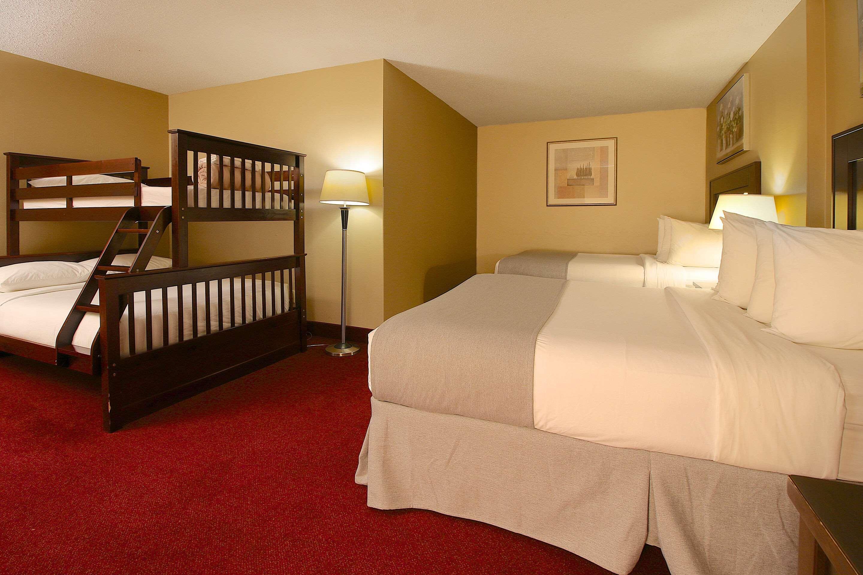 ทราเวลลอดจ์ บาย วินด์แฮม เมดิซิน แฮต Hotel เมดิซีนแฮท ภายนอก รูปภาพ