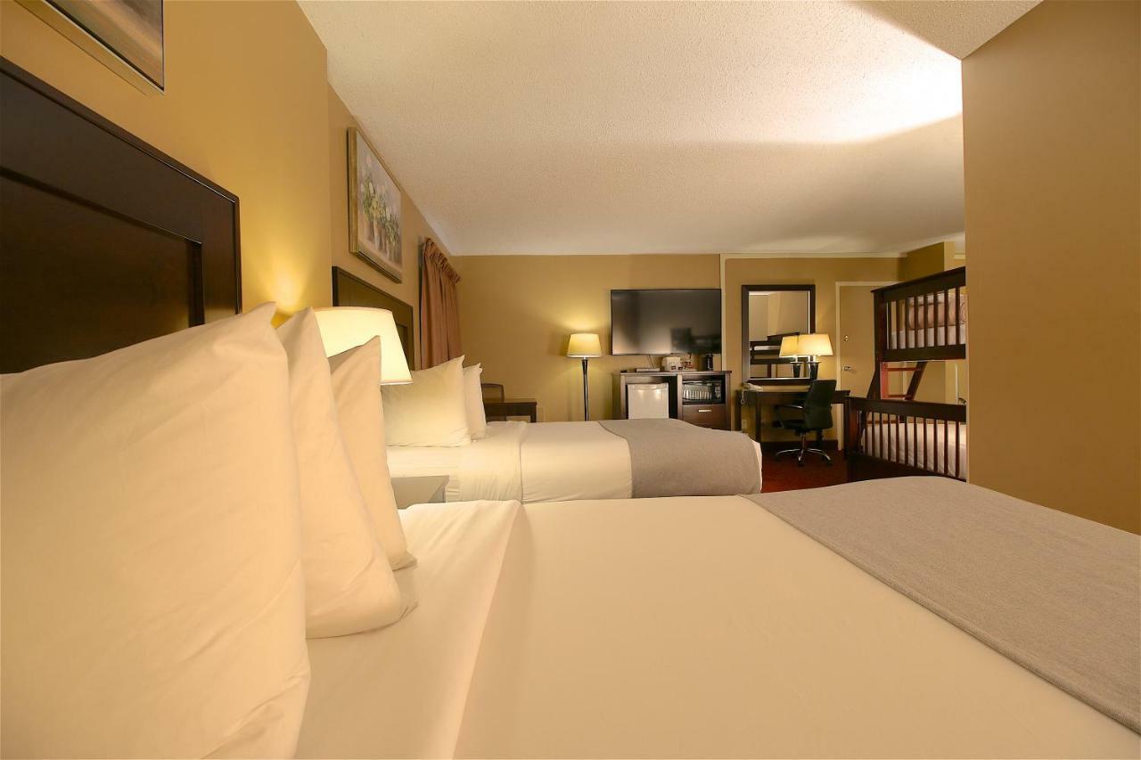 ทราเวลลอดจ์ บาย วินด์แฮม เมดิซิน แฮต Hotel เมดิซีนแฮท ภายนอก รูปภาพ